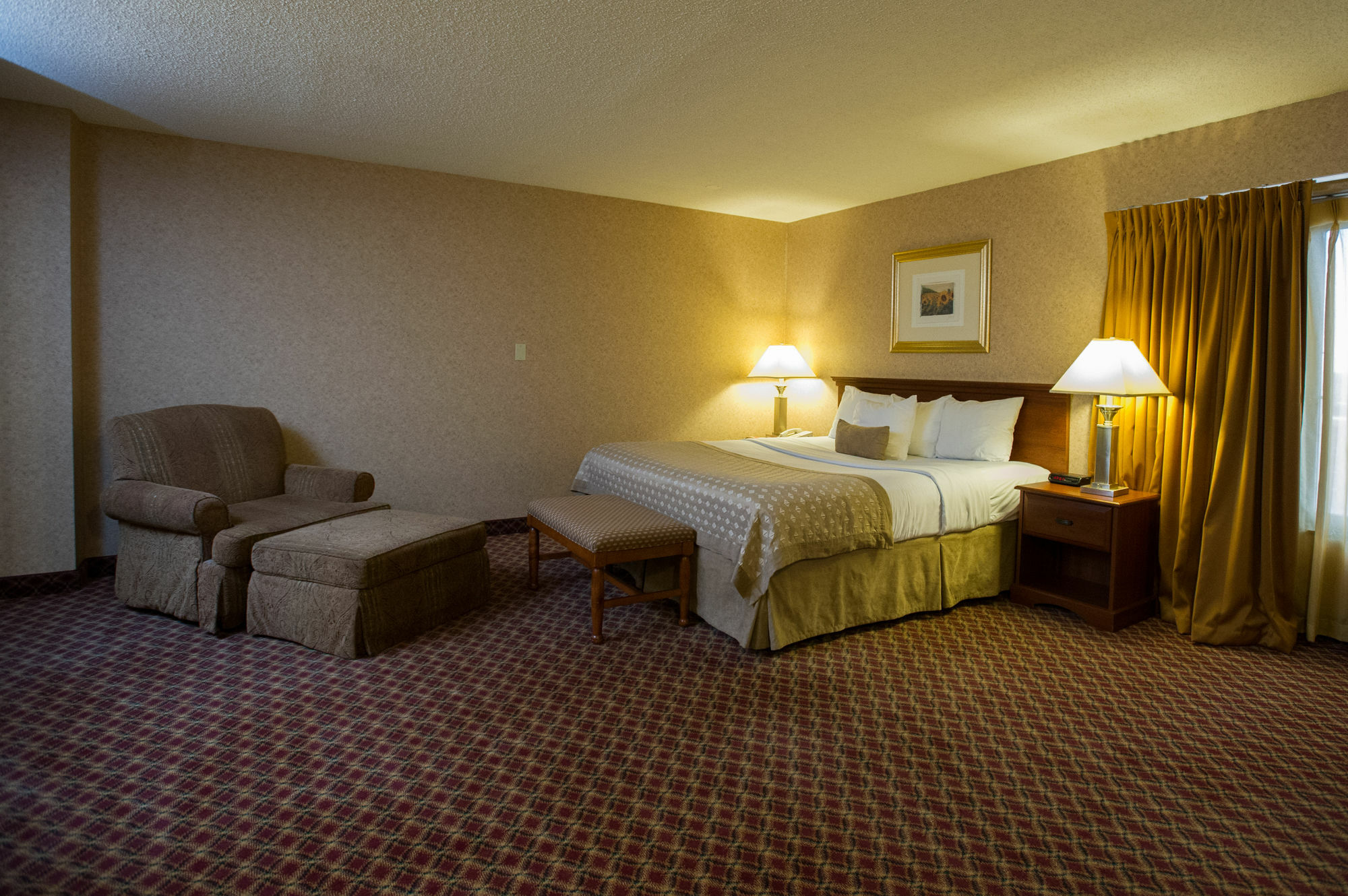 Ramada By Wyndham Topeka Downtown Hotel & Convention Center Esterno foto